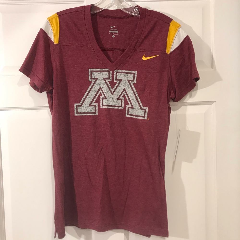 Nike U of M Maroon and Gold College t shirt L